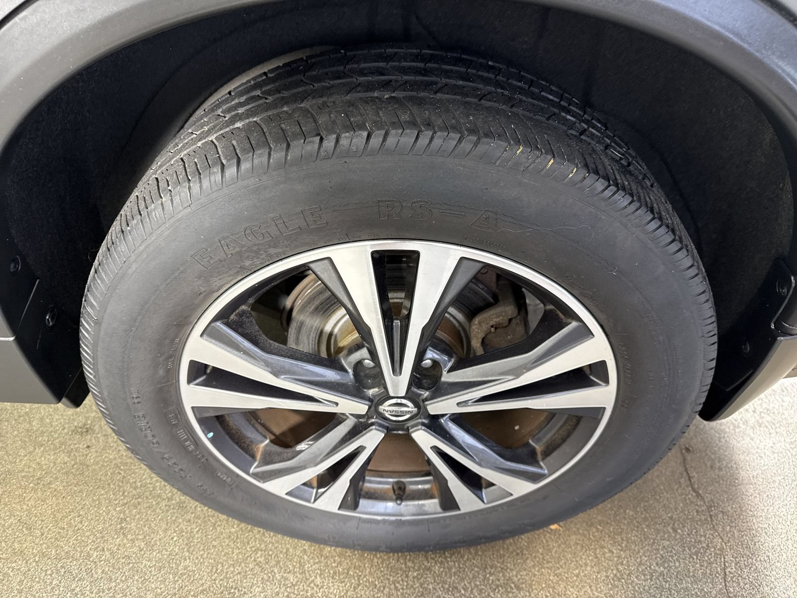 Used 2019 Nissan Rogue SV w/ Sun & Sound Touring Package AWD/4WD image 6