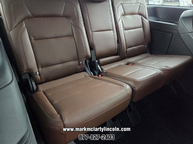 New 2026 Lincoln Navigator Reserve AWD/4WD image 12