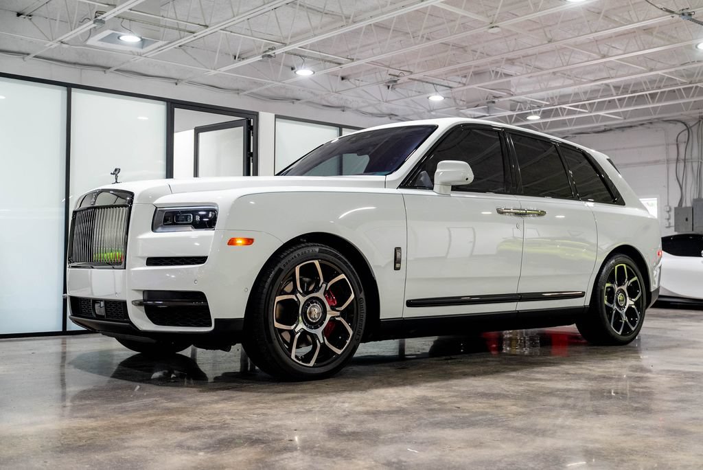 Used 2022 Rolls-Royce Cullinan Black Badge AWD/4WD image 12