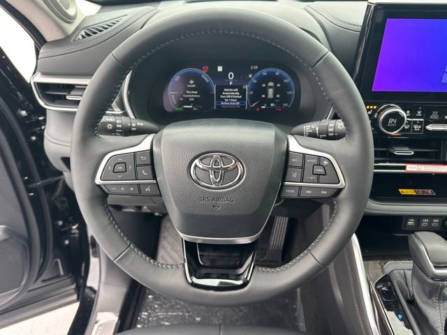 New 2026 Toyota Highlander Platinum image 16