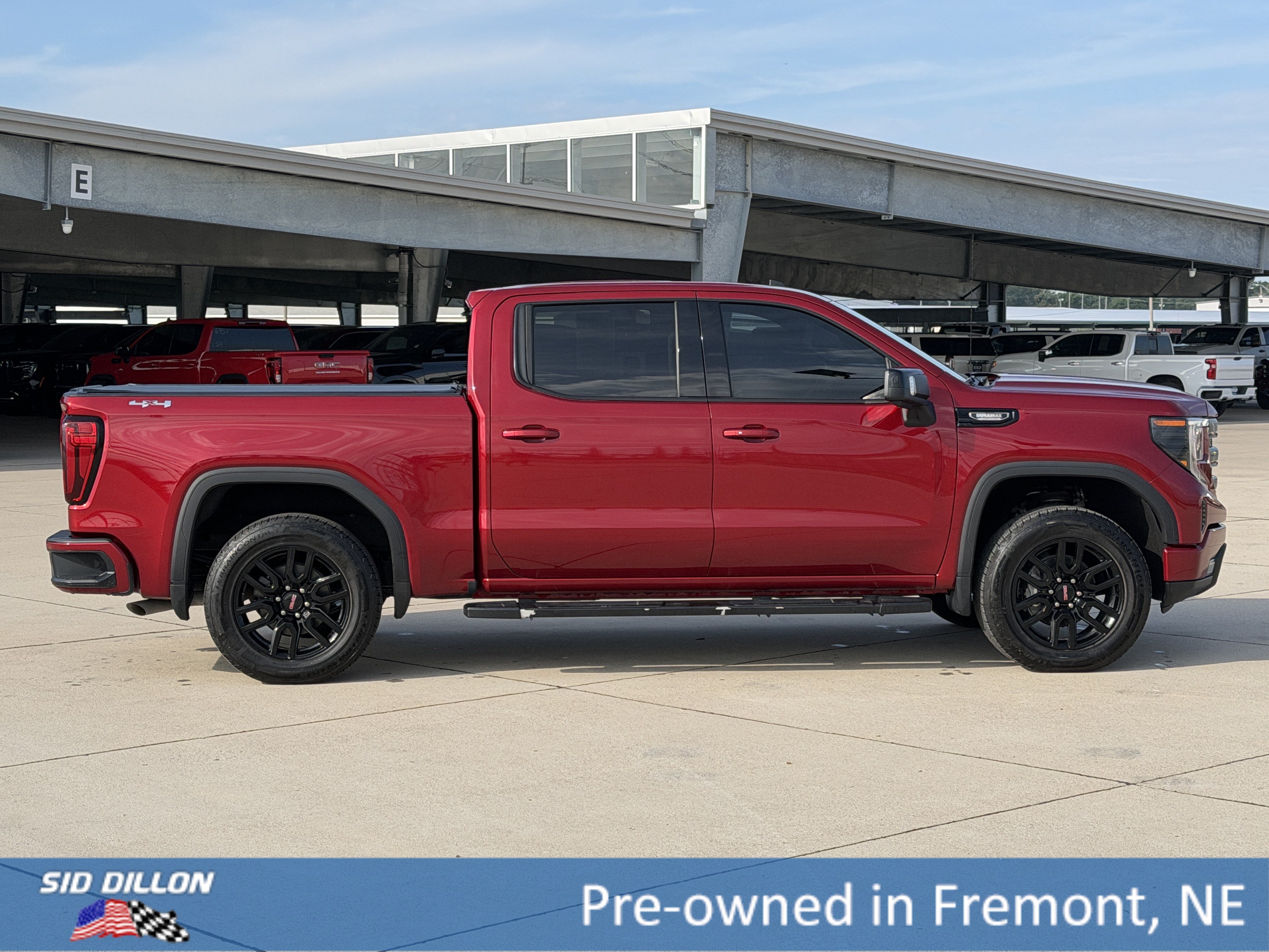Certified 2022 GMC Sierra 1500 Elevation w/ Elevation Premium Package AWD/4WD image 3