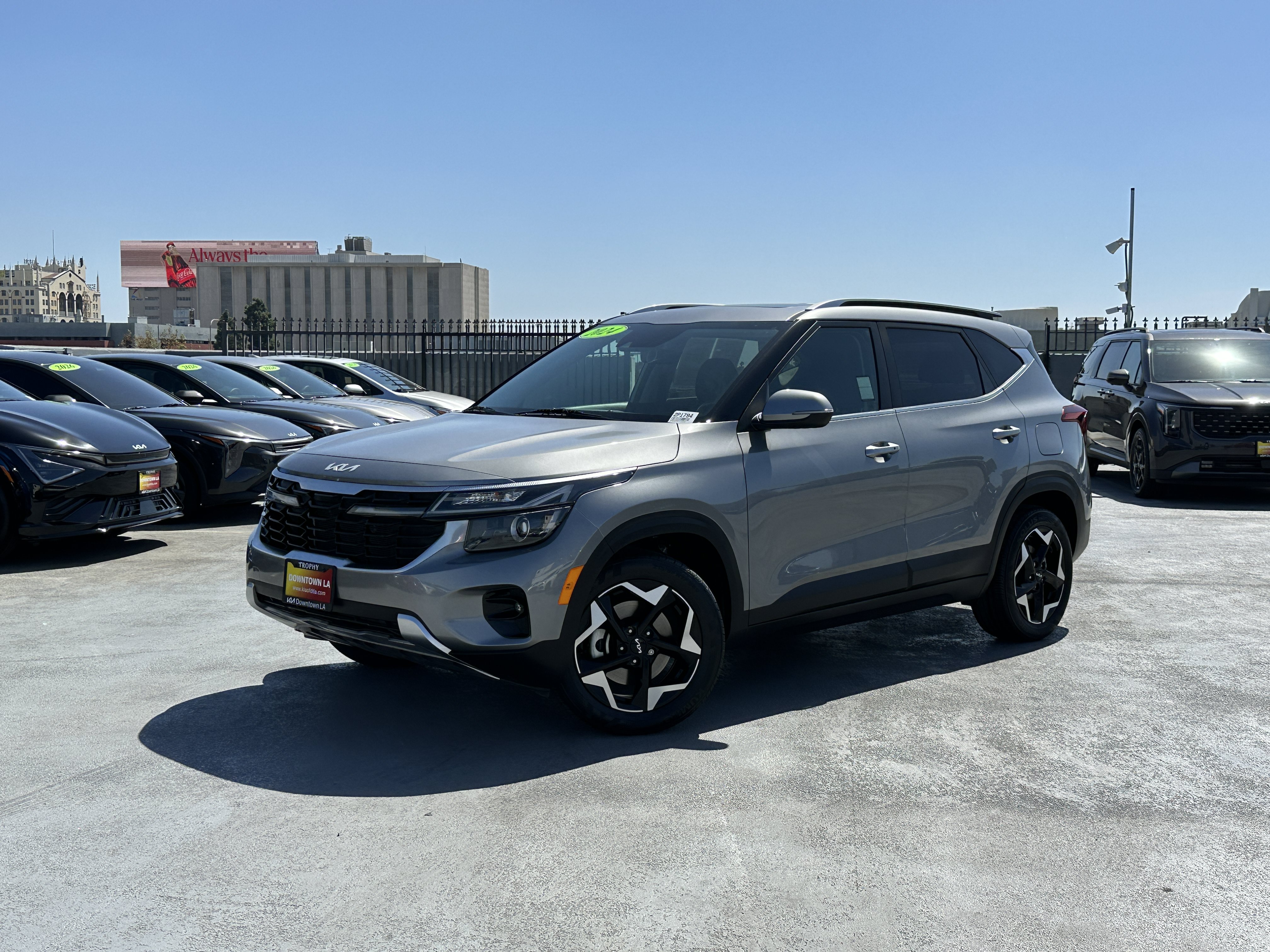 Certified 2024 Kia Seltos EX AWD/4WD image 2