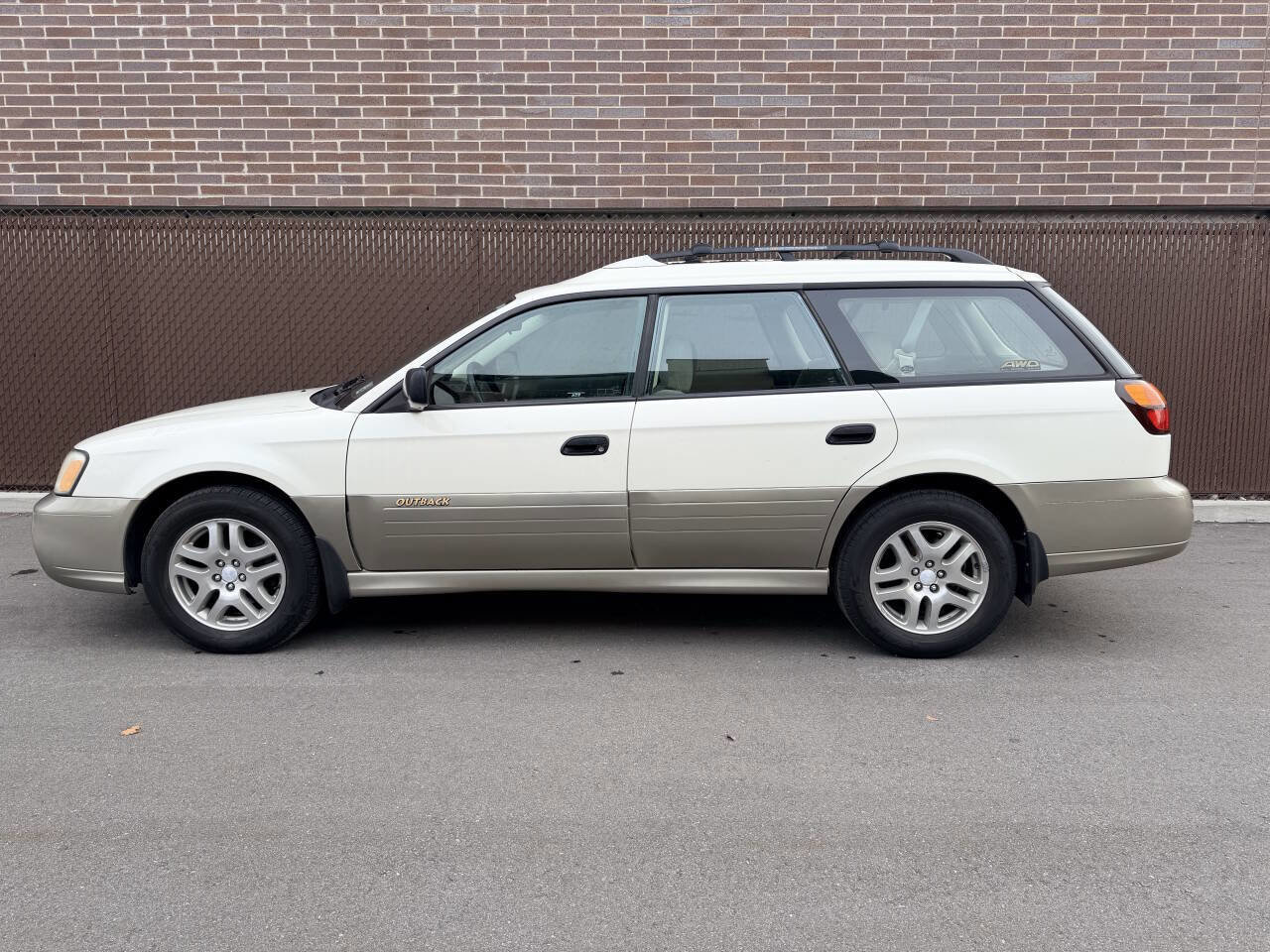 Used 2003 Subaru Outback Wagon image 3