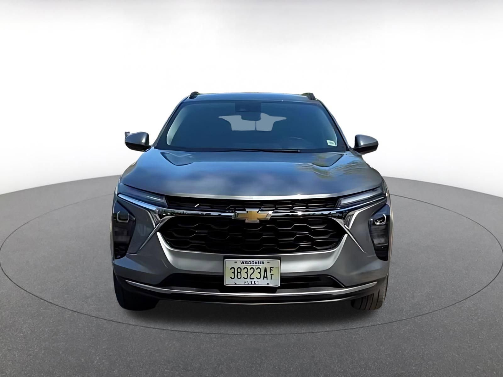 Used 2025 Chevrolet Trax LT w/ LT Convenience Package FWD image 4
