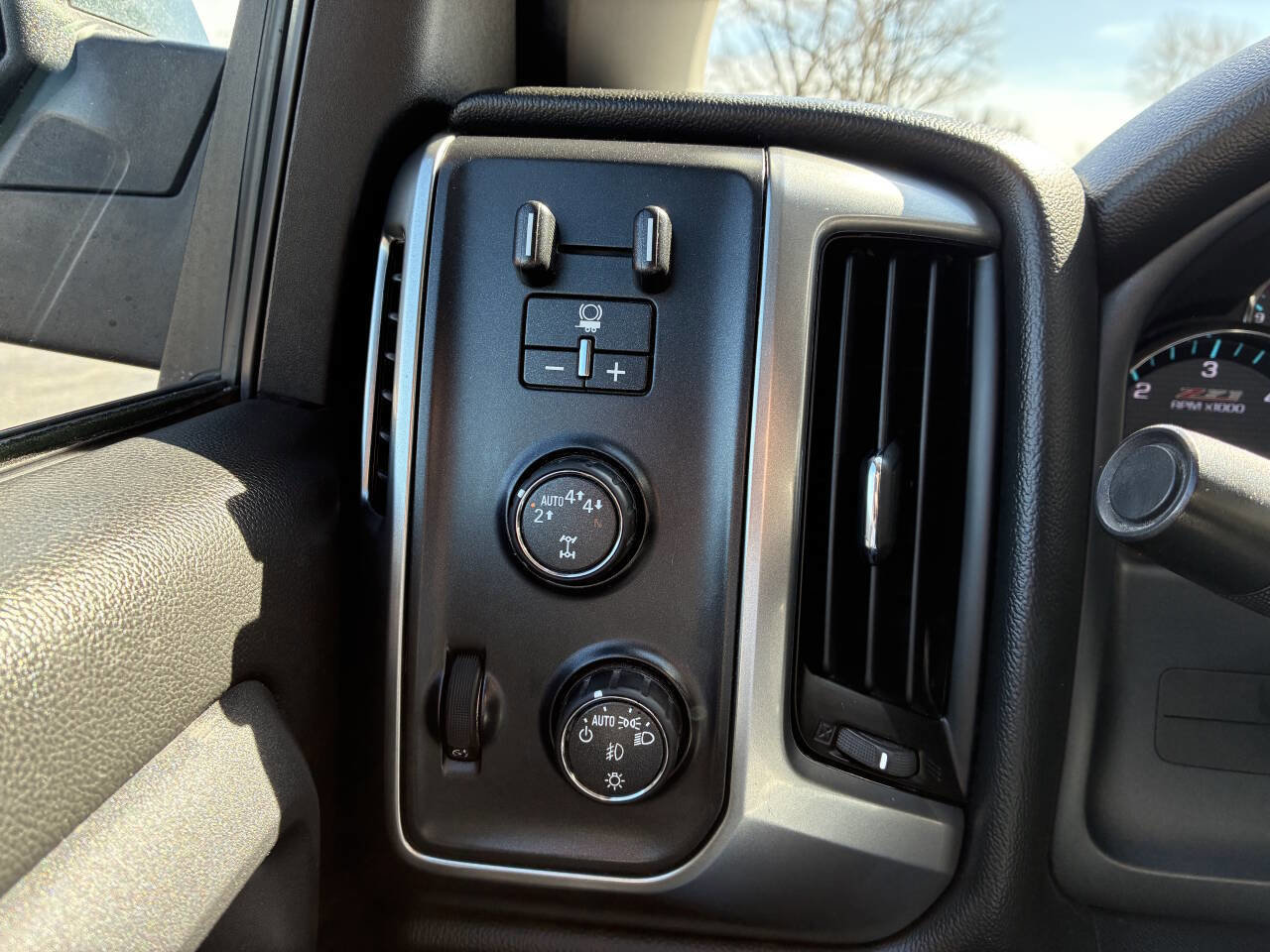 Used 2017 Chevrolet Silverado 1500 LT w/ All Star Edition image 26