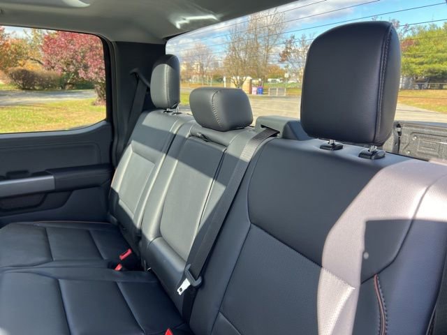 Used 2025 Ford F350 Lariat w/ Black Appearance Package image 24