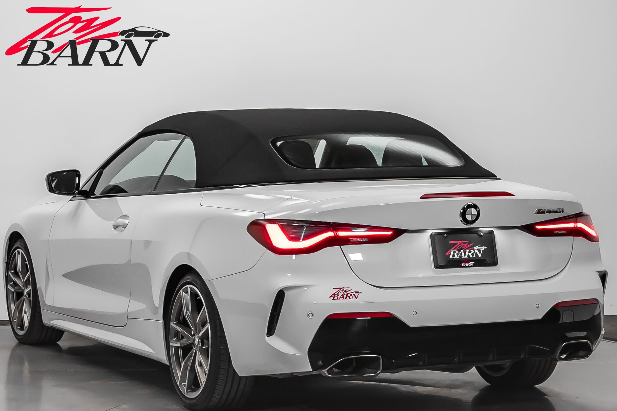 Used 2021 BMW M440i Convertible w/ Premium Package image 11