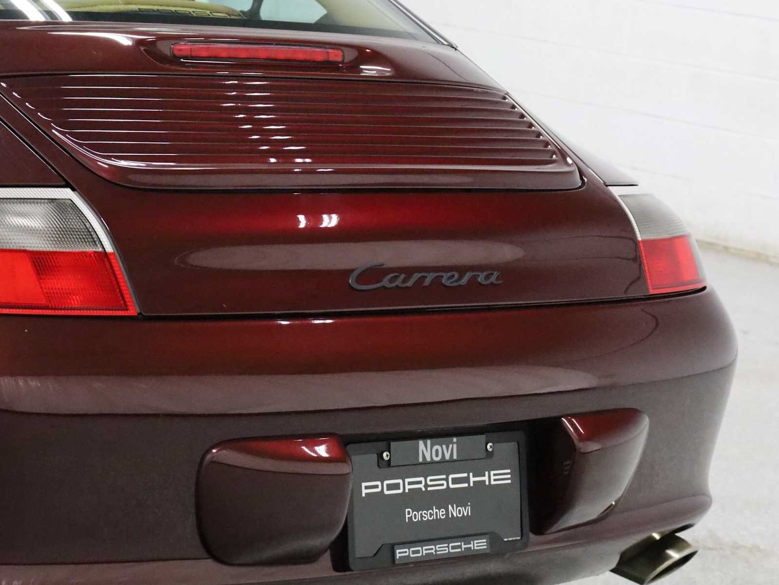 Used 2004 Porsche 911 Carrera RWD image 8