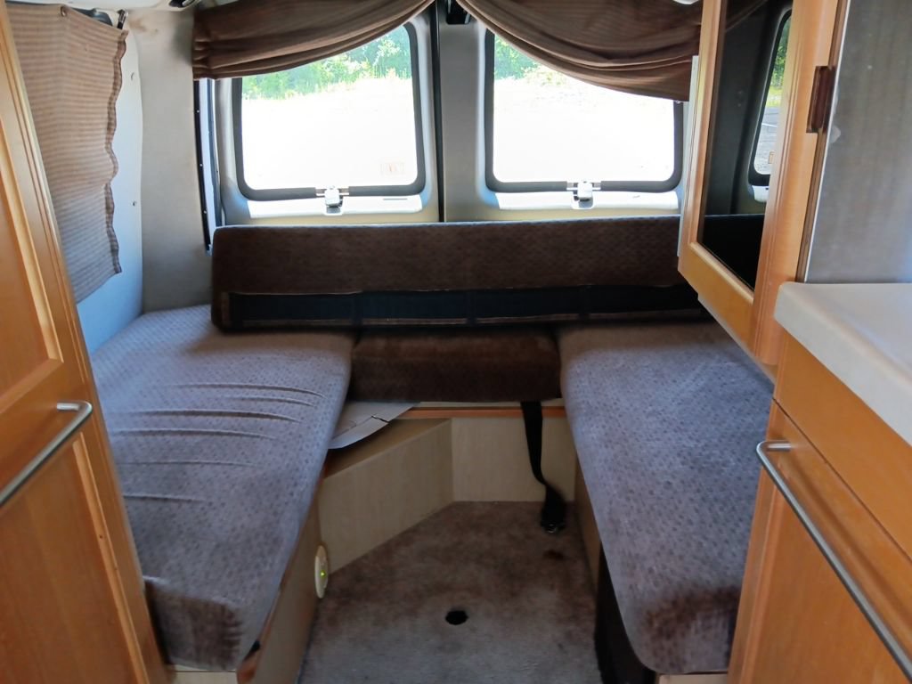 Used 2004 Chevrolet Express 3500 Extended RWD image 21