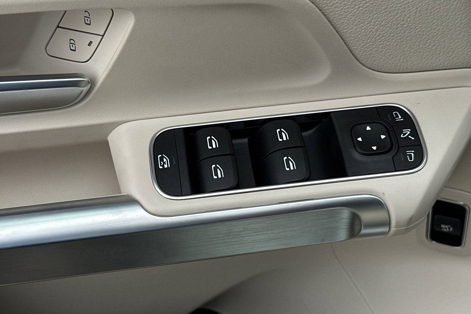 New 2026 Mercedes-Benz GLB 250 image 22