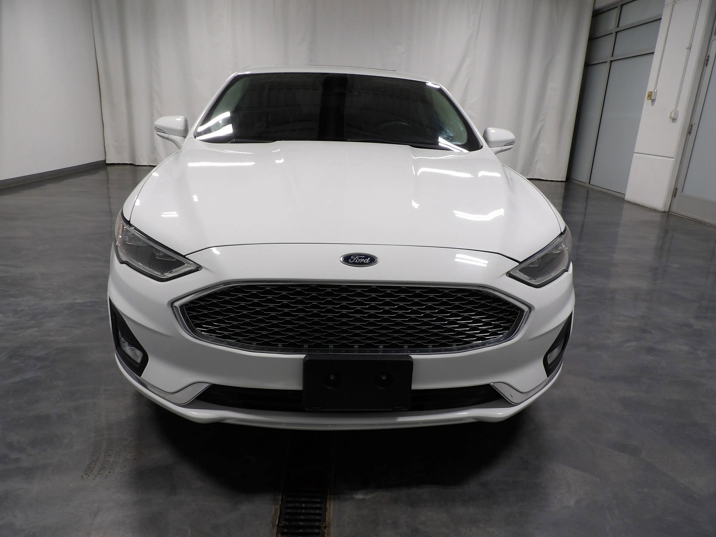Used 2019 Ford Fusion Titanium image 3