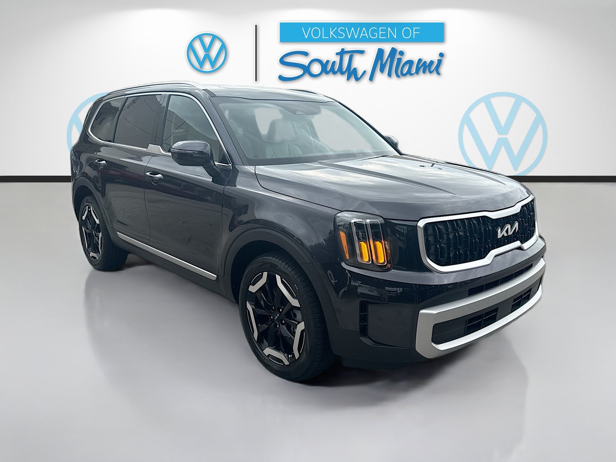 Used 2025 Kia Telluride EX w/ EX Captain's Chair Package FWD image 1