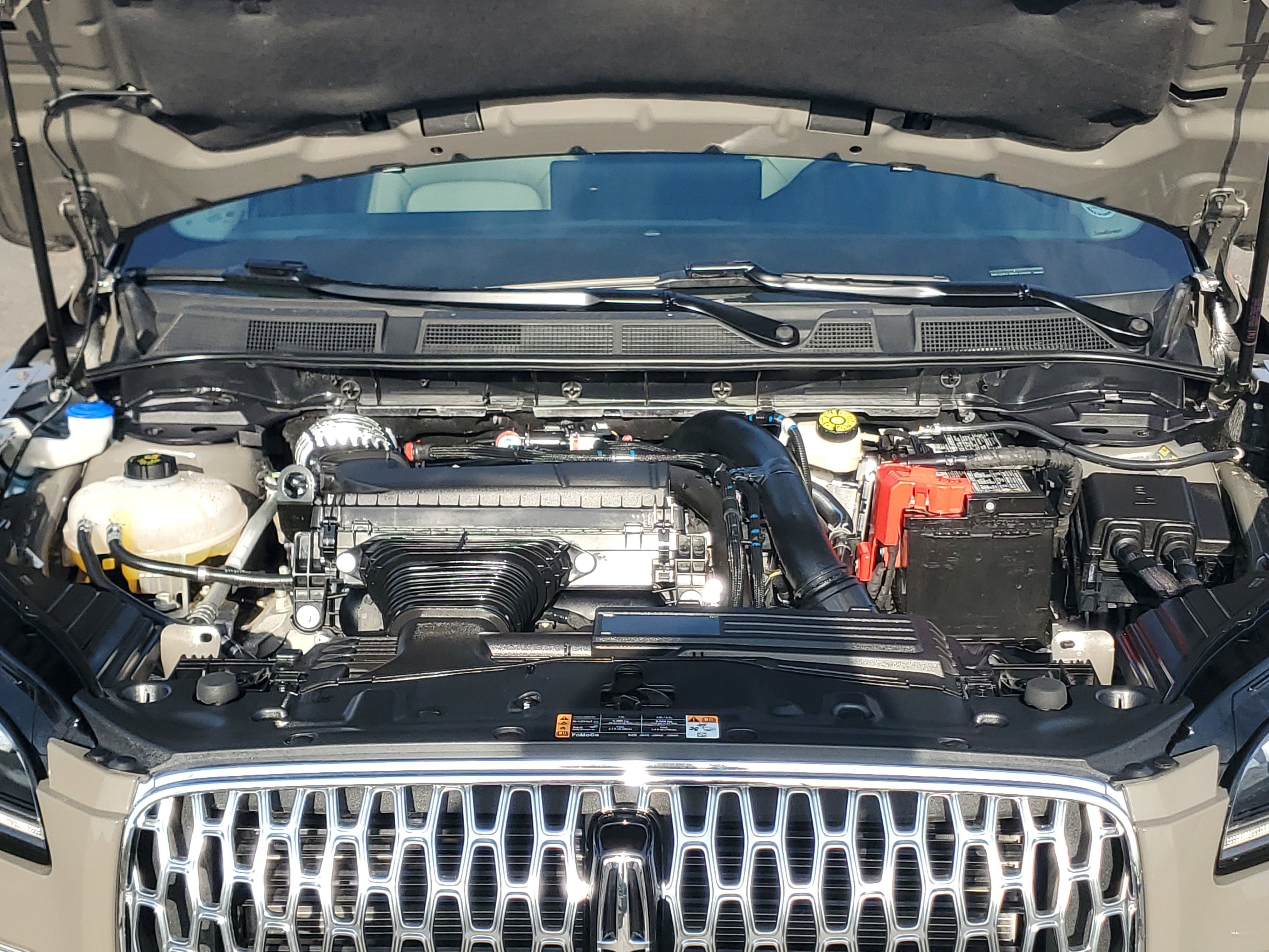 Certified 2025 Lincoln Corsair AWD w/ Equipment Group 101A image 8