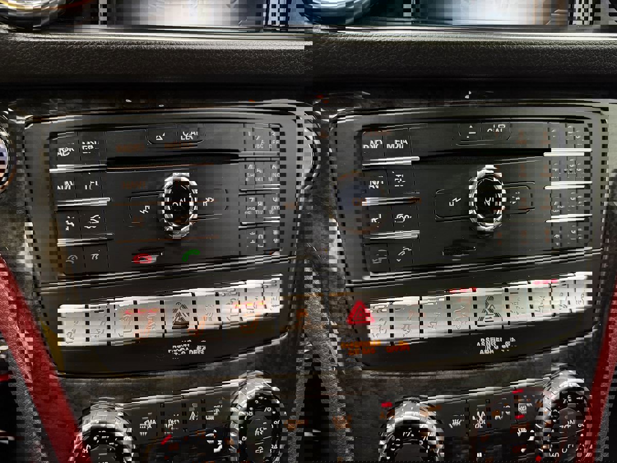 Used 2017 Mercedes-Benz SL 550 image 29