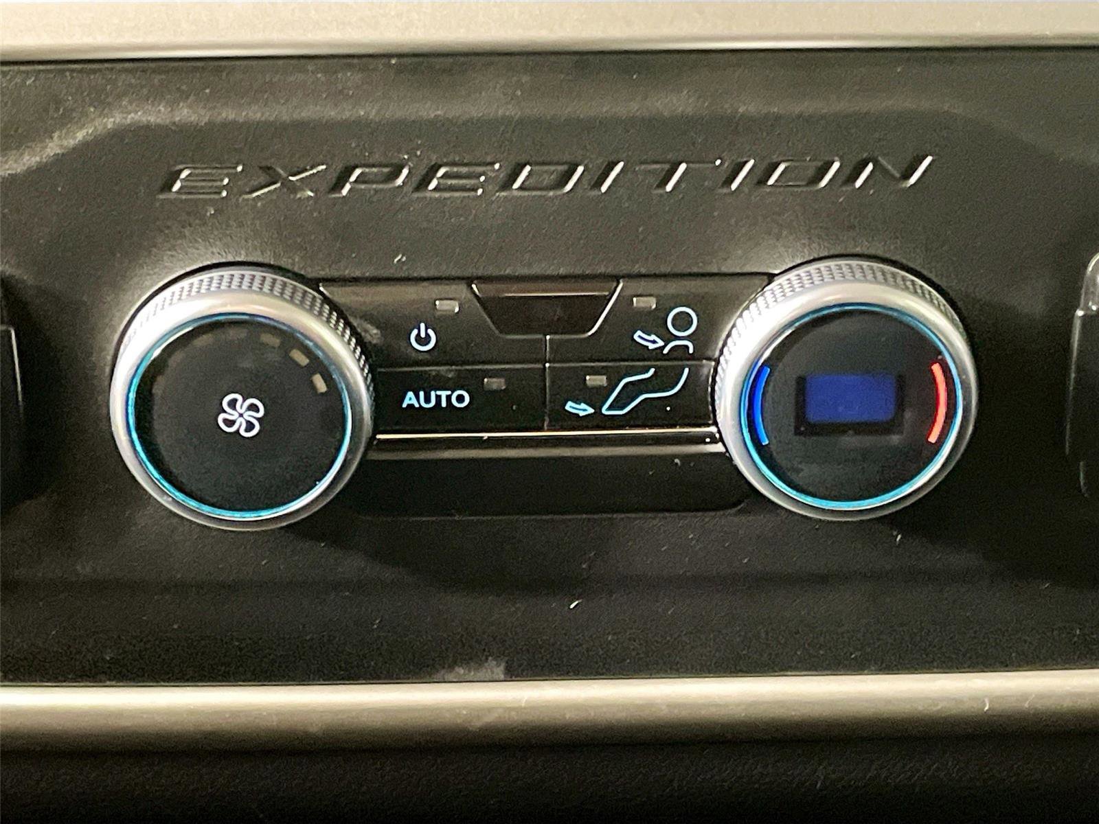 Used 2024 Ford Expedition XLT image 23