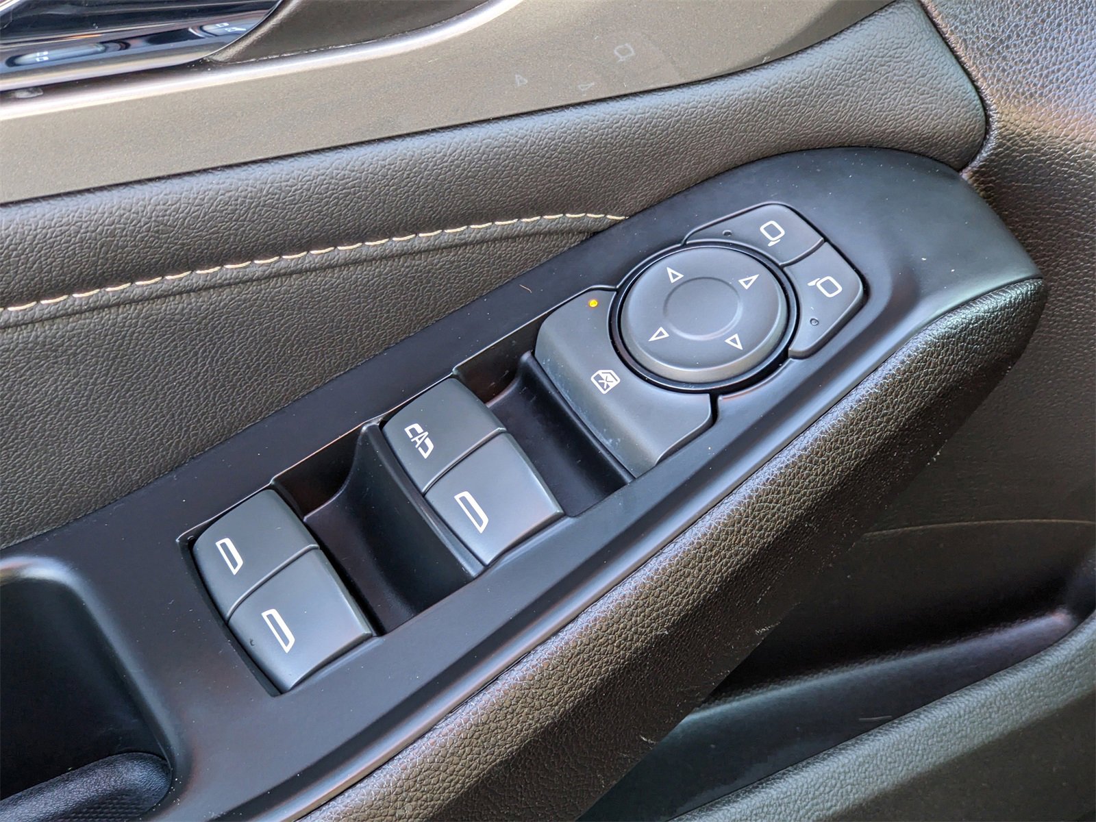 Used 2023 Chevrolet Traverse LT image 17