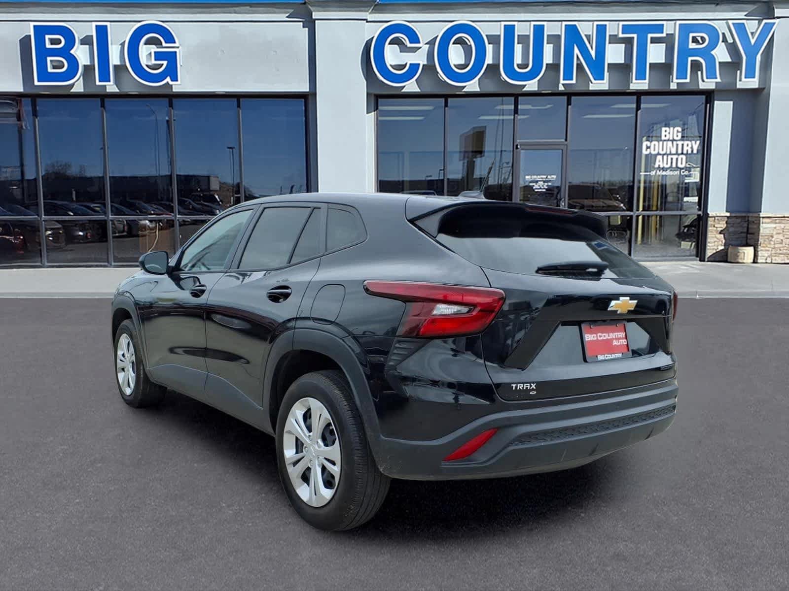 Used 2025 Chevrolet Trax LS w/ Driver Confidence Package FWD image 5