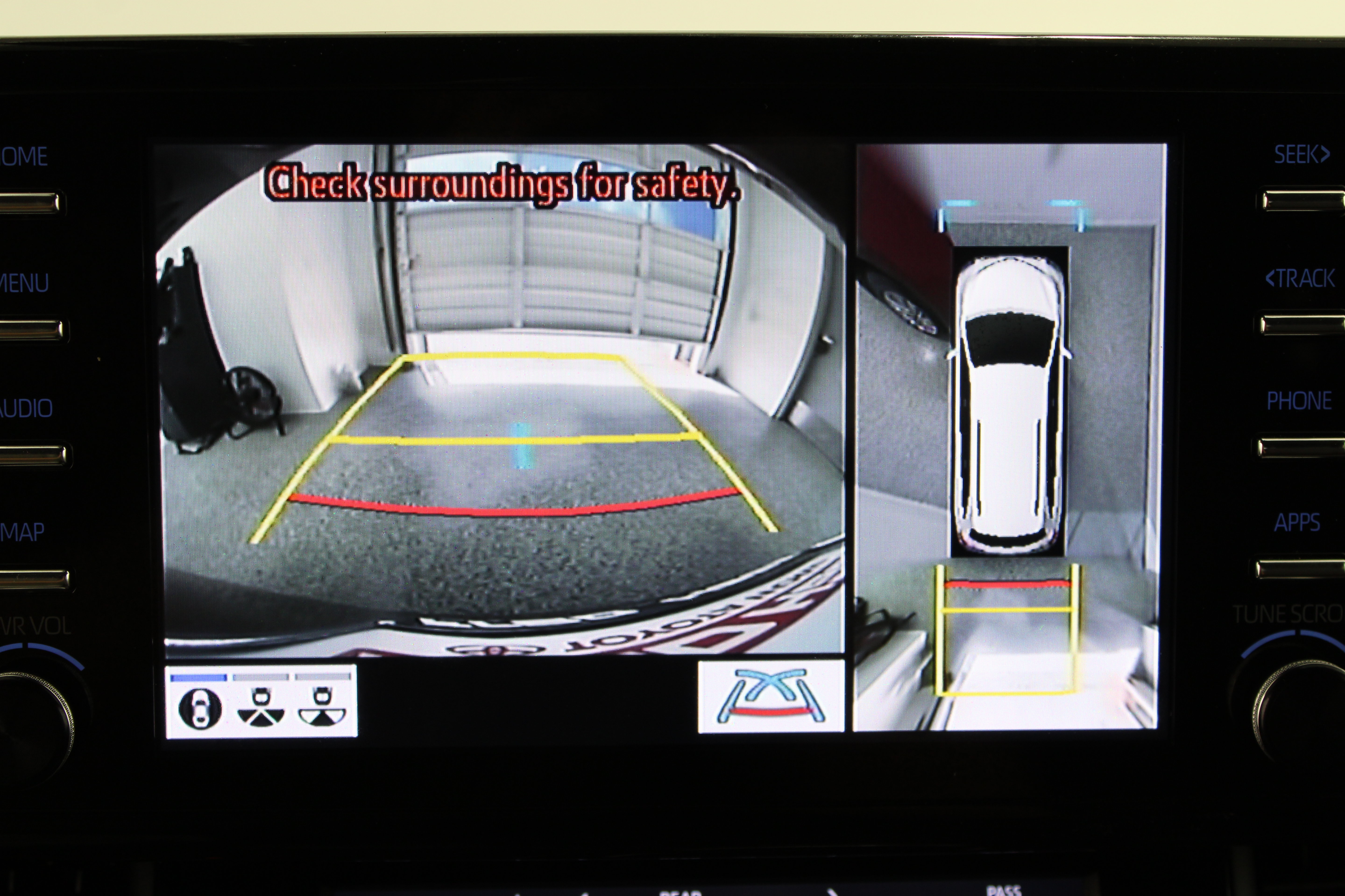 Used 2024 Toyota Sienna Platinum FWD image 22