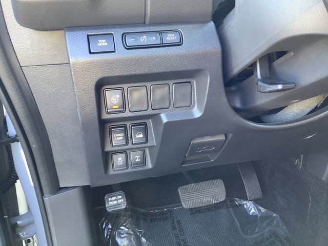 Used 2025 Nissan Frontier PRO-4X AWD/4WD image 15