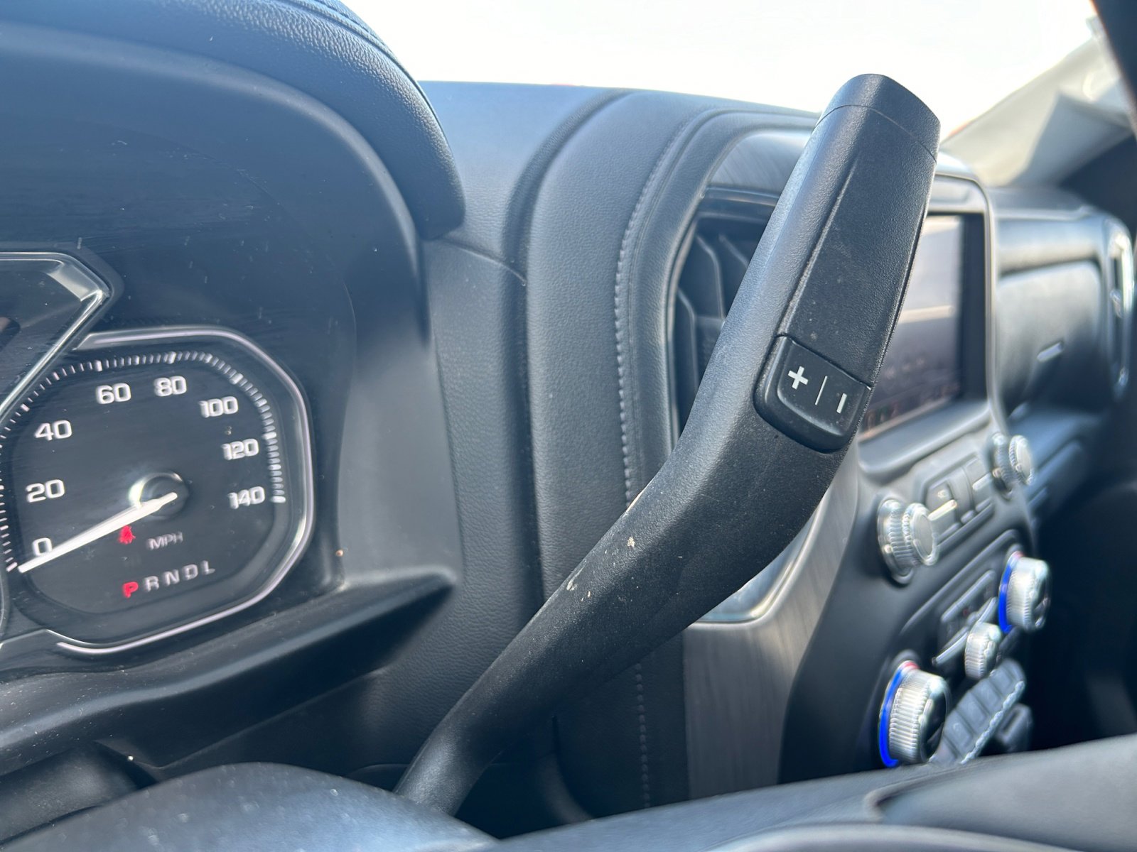 Used 2023 GMC Sierra 3500 Denali w/ Denali Ultimate Package image 22