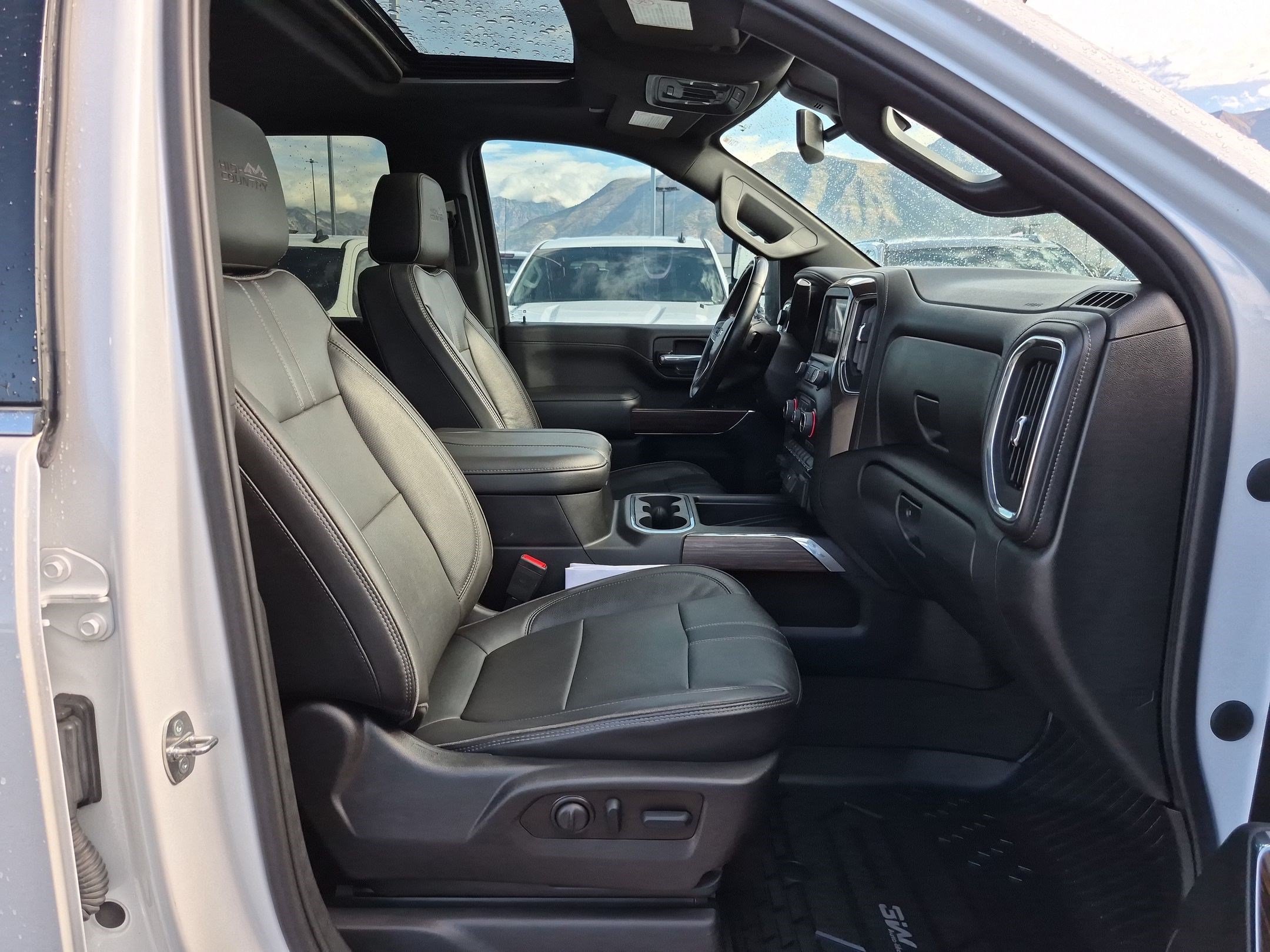 Used 2023 Chevrolet Silverado 3500 High Country w/ Safety Package II AWD/4WD image 31