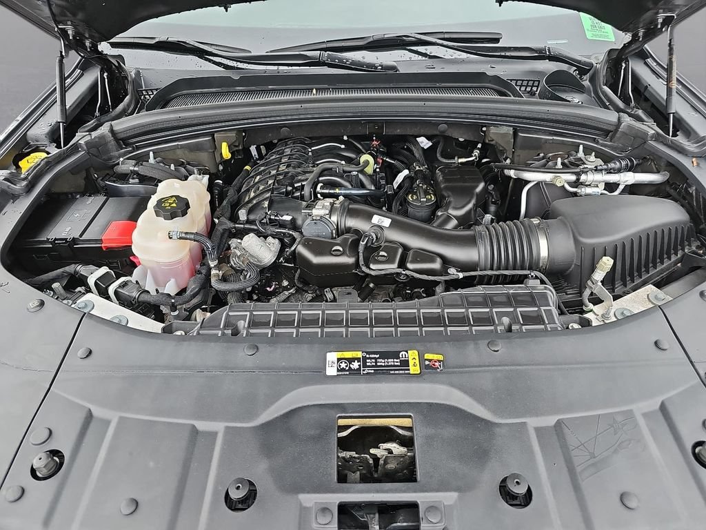 Used 2023 Jeep Grand Cherokee L Laredo AWD/4WD image 32