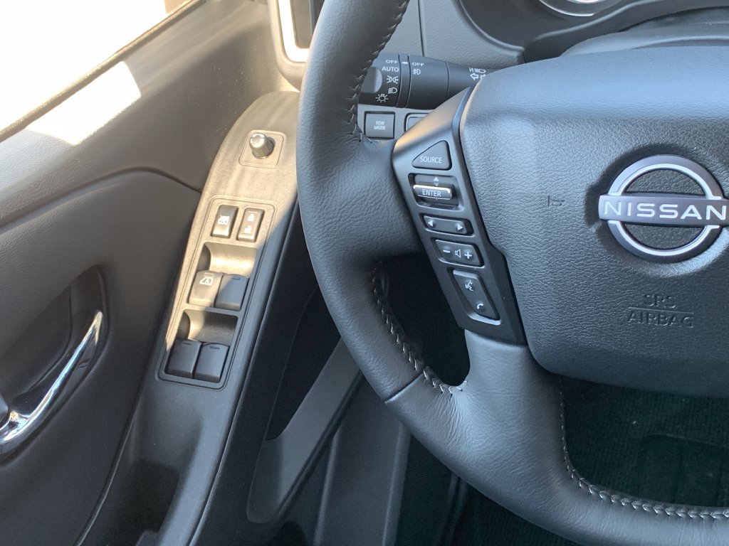 Used 2025 Nissan Frontier SV w/ SV Convenience Package RWD image 13