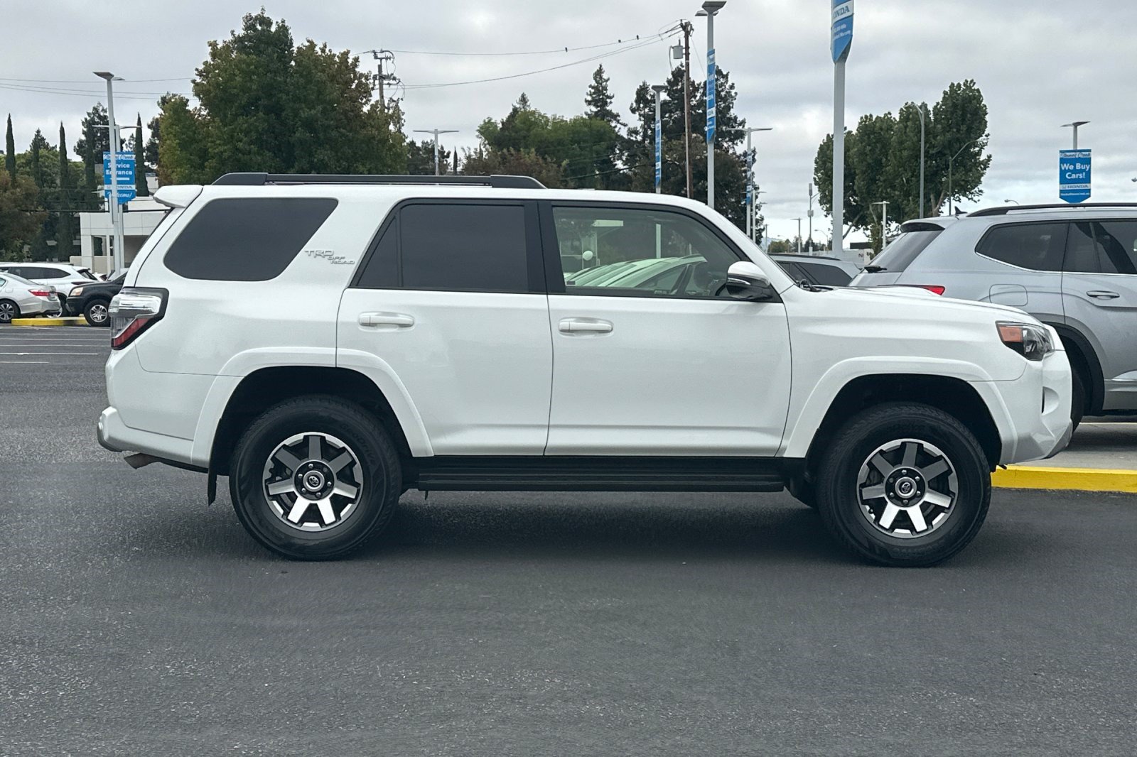 Used 2023 Toyota 4Runner TRD Off-Road Premium w/ Moonroof Package AWD/4WD image 8