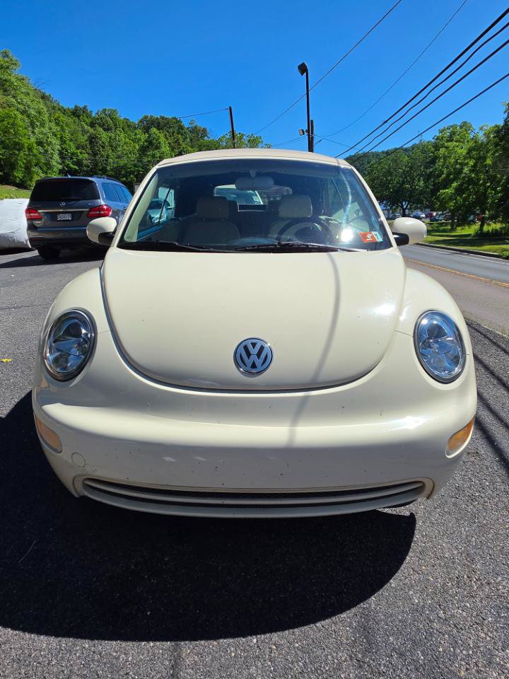 Used 2005 Volkswagen Beetle GL FWD image 2