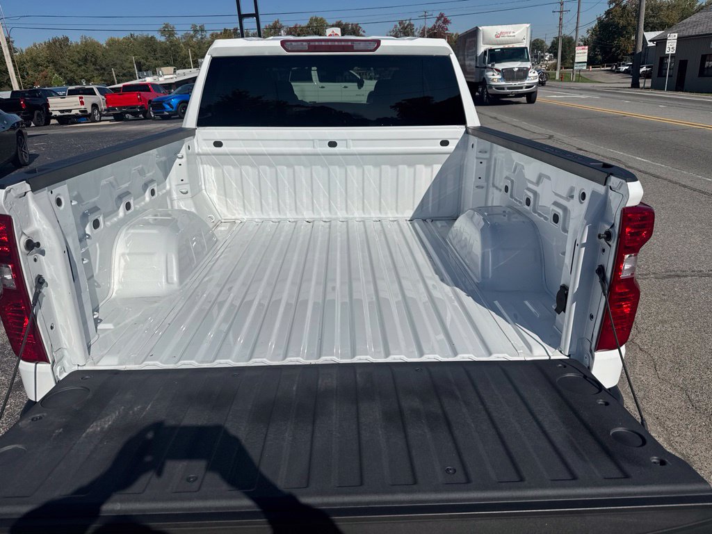 Used 2023 Chevrolet Silverado 1500 LT AWD/4WD image 17