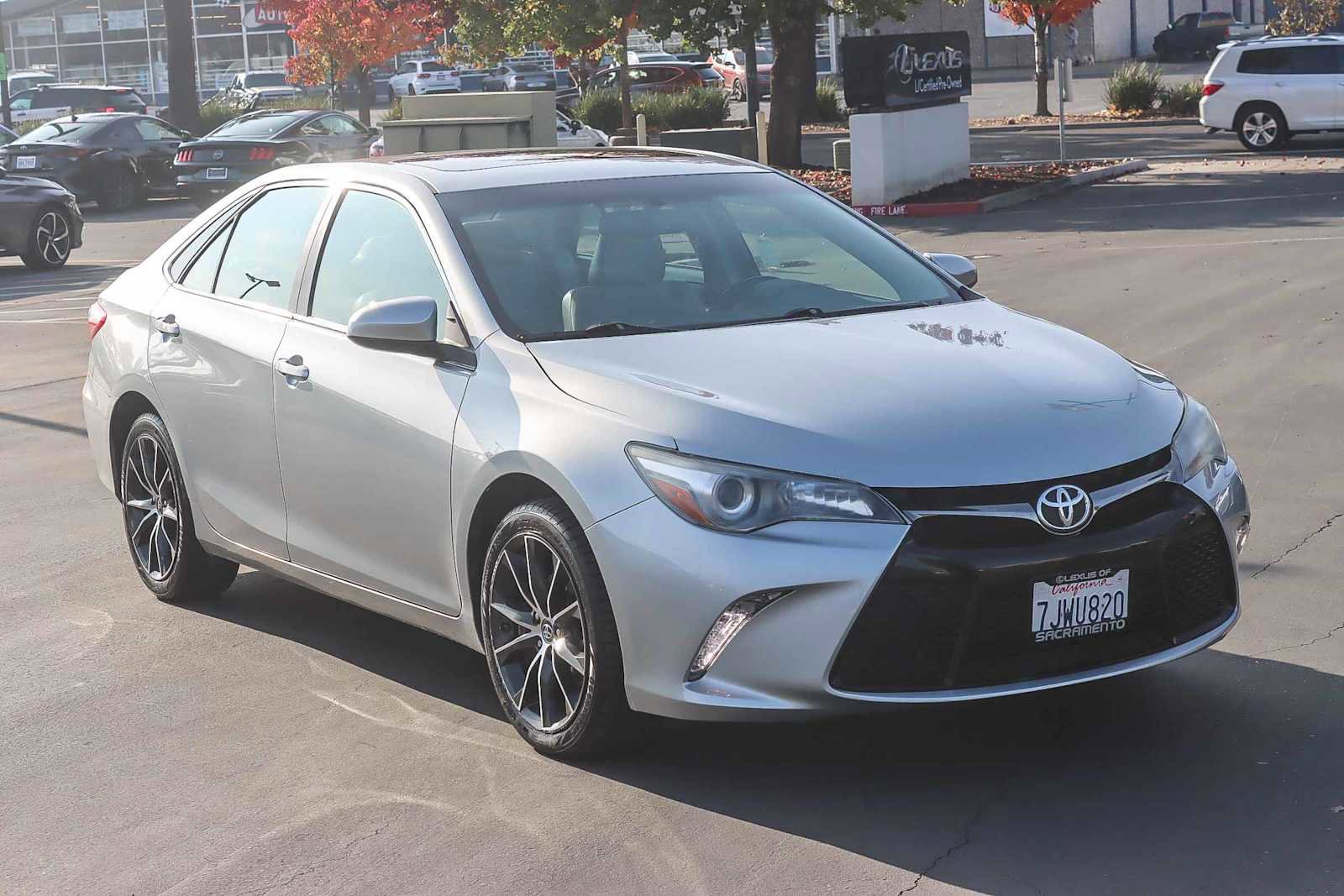 Used 2015 Toyota Camry XSE image 5