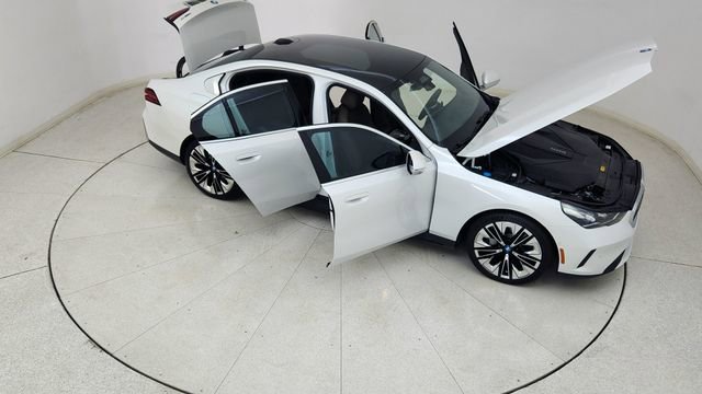 Used 2025 BMW i5 xDrive40 w/ Premium Package AWD/4WD image 87