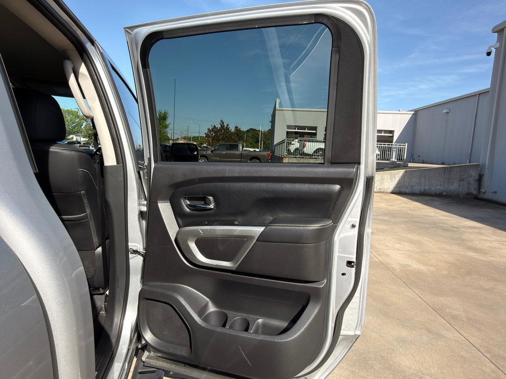Used 2019 Nissan Titan PRO-4X AWD/4WD image 19