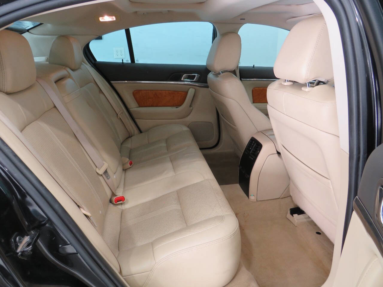 Used 2010 Lincoln MKS image 12