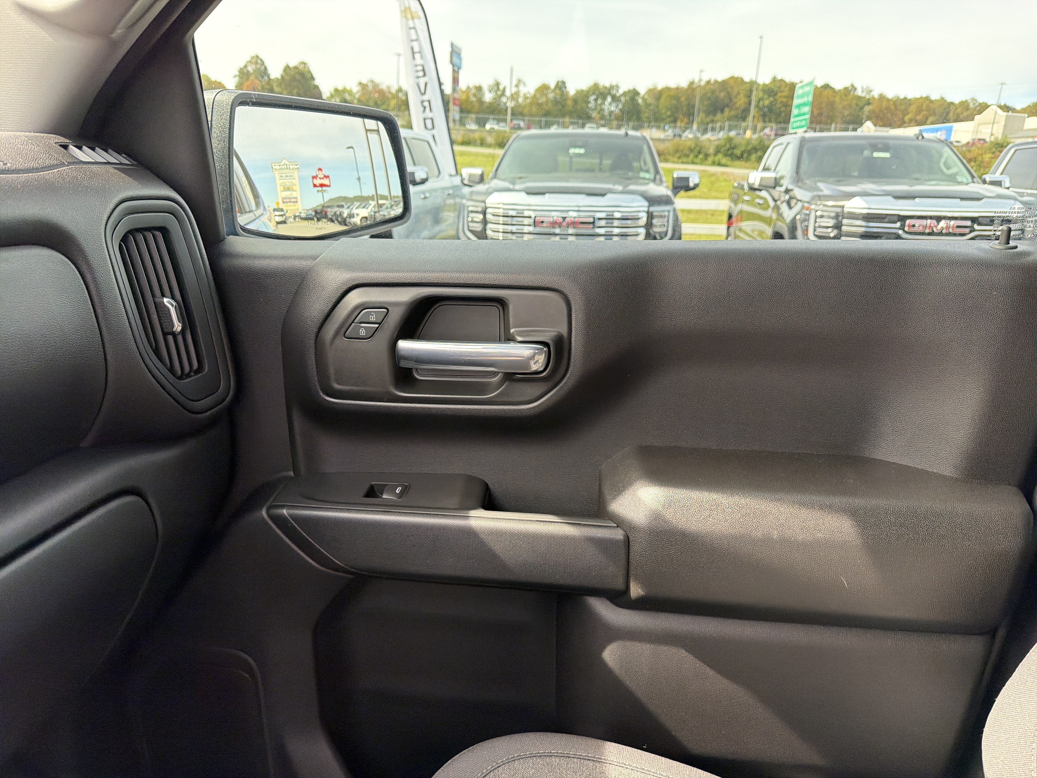 Certified 2026 Chevrolet Silverado 1500 Custom AWD/4WD image 24