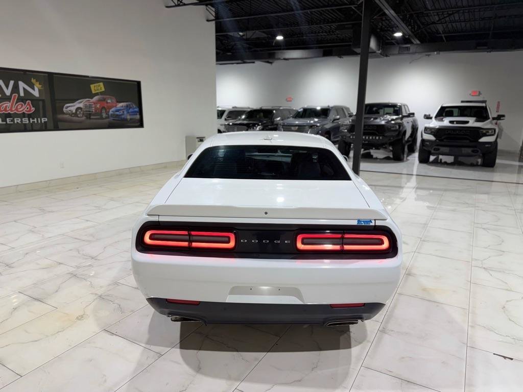 Used 2016 Dodge Challenger R/T Plus RWD image 9