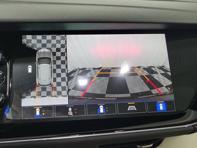 Used 2022 Buick Envision Avenir w/ Technology Package II image 32
