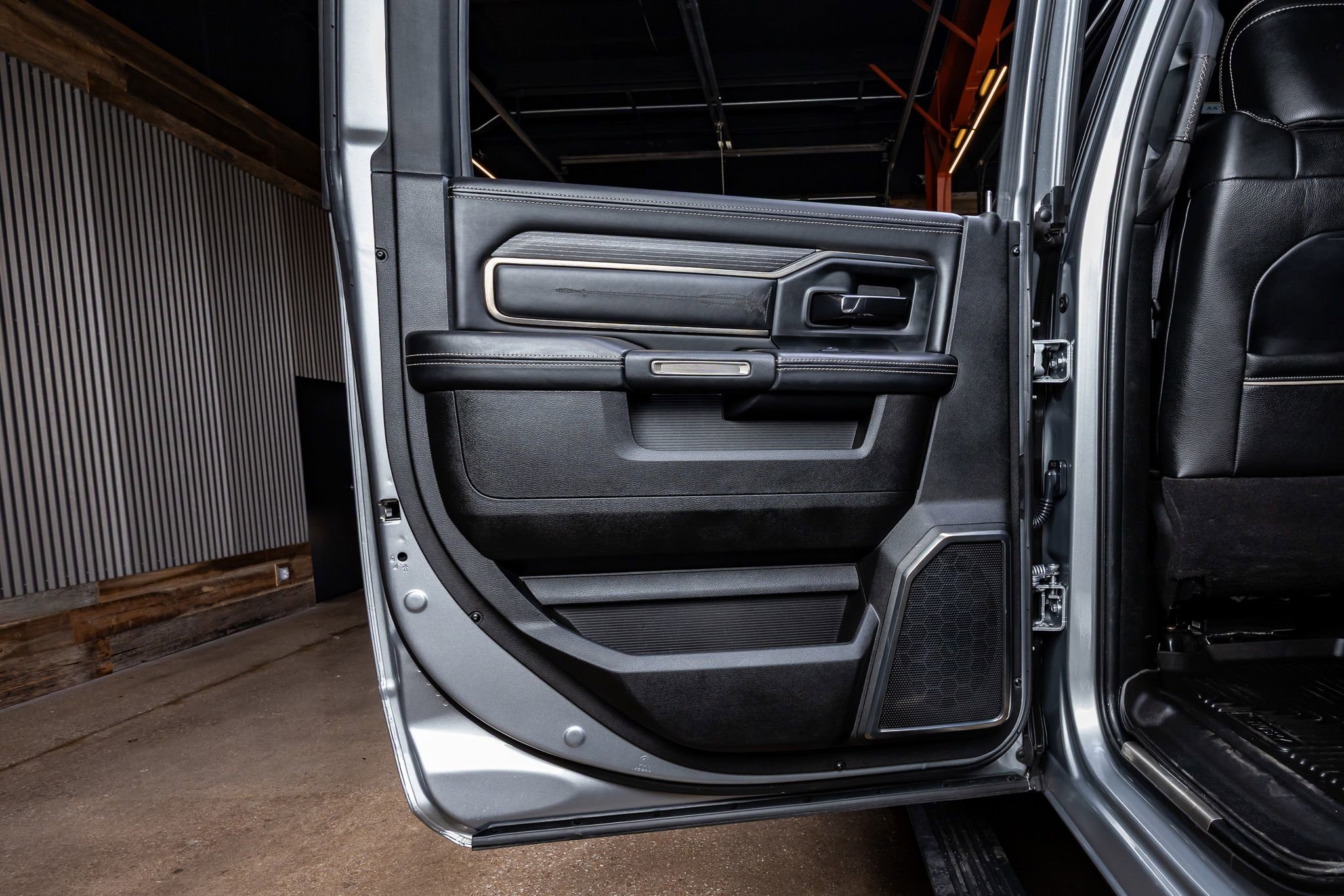 Used 2022 RAM 3500 Limited w/ Night Edition image 33