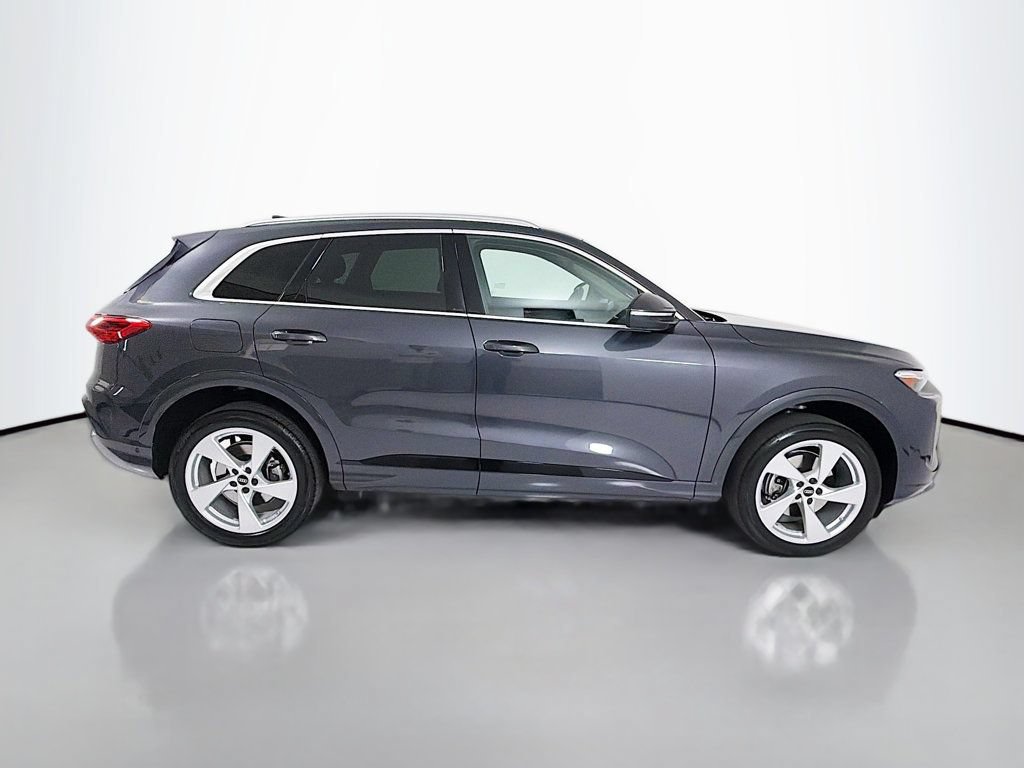 Certified 2025 Audi Q5 Premium Plus w/ Premium Plus AWD/4WD image 8