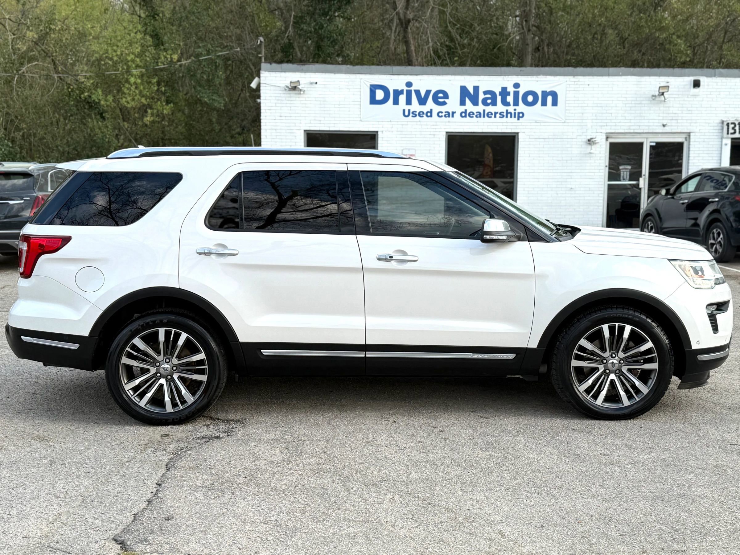 Used 2018 Ford Explorer Platinum image 4