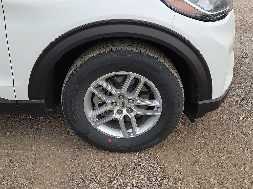 New 2026 Ford Explorer Active image 7