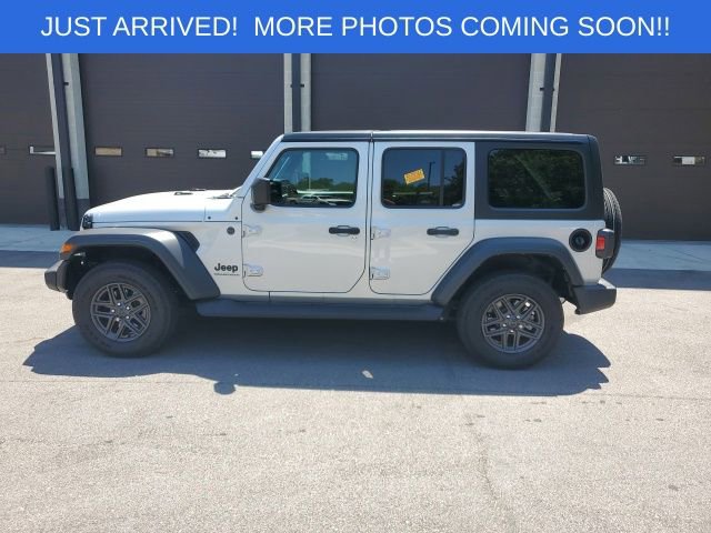 Used 2024 Jeep Wrangler Unlimited Sport AWD/4WD image 3