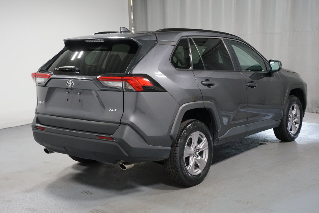 Certified 2024 Toyota RAV4 XLE FWD image 8