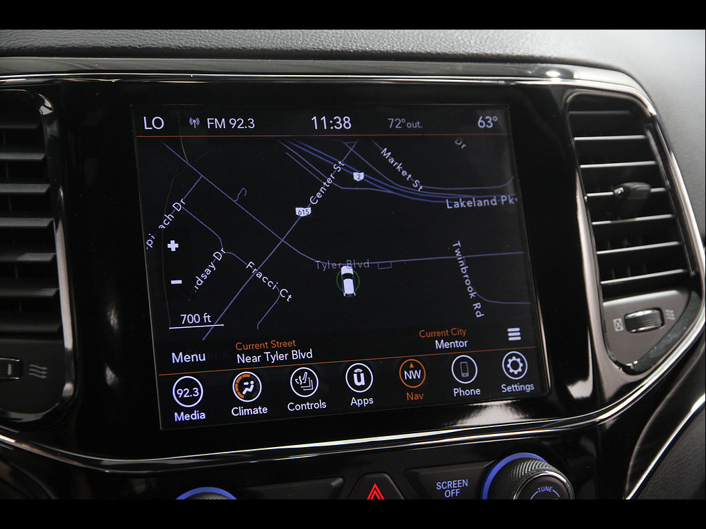 Used 2020 Jeep Grand Cherokee Limited AWD/4WD image 12