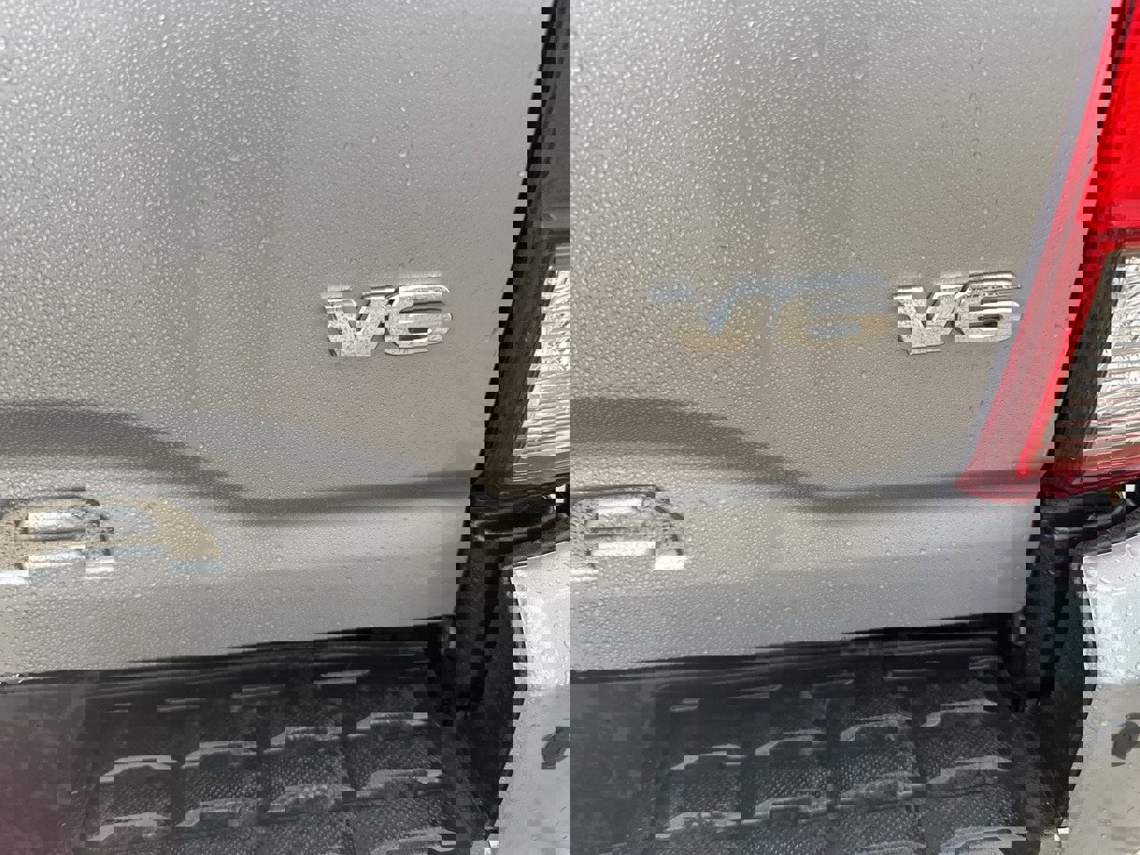 Used 2017 Toyota Tacoma TRD Off-Road image 3