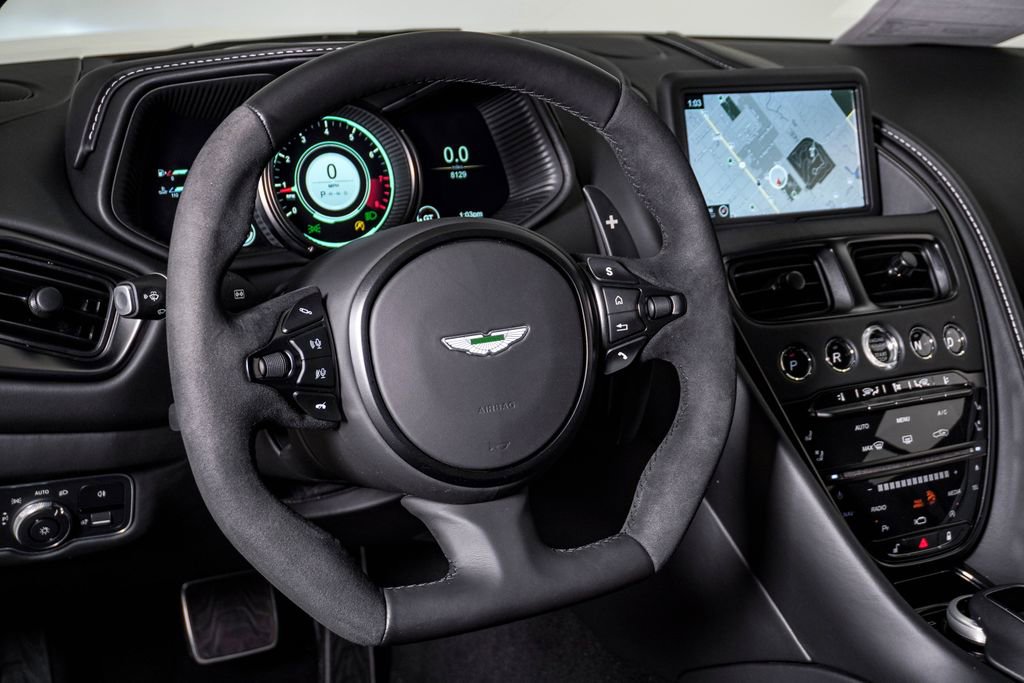 Used 2021 Aston Martin DB11 Coupe image 25