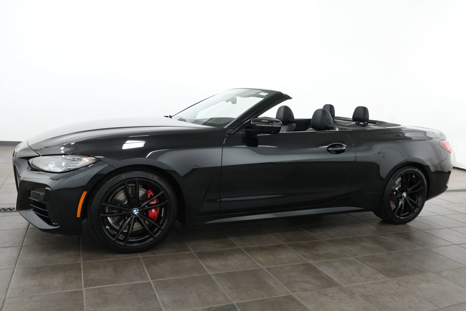 Used 2022 BMW M440i Convertible RWD image 3