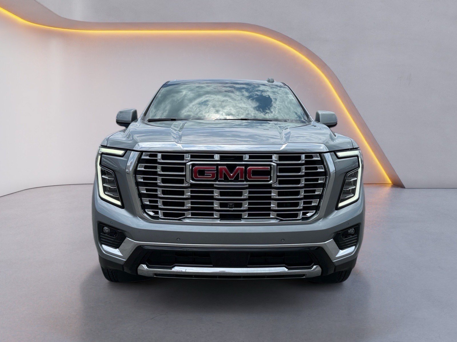 Used 2025 GMC Yukon XL Denali AWD/4WD image 8
