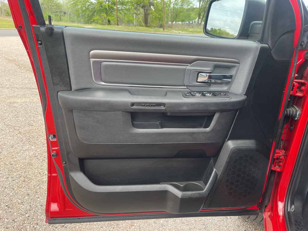 Used 2024 RAM 1500 Classic SLT AWD/4WD image 14