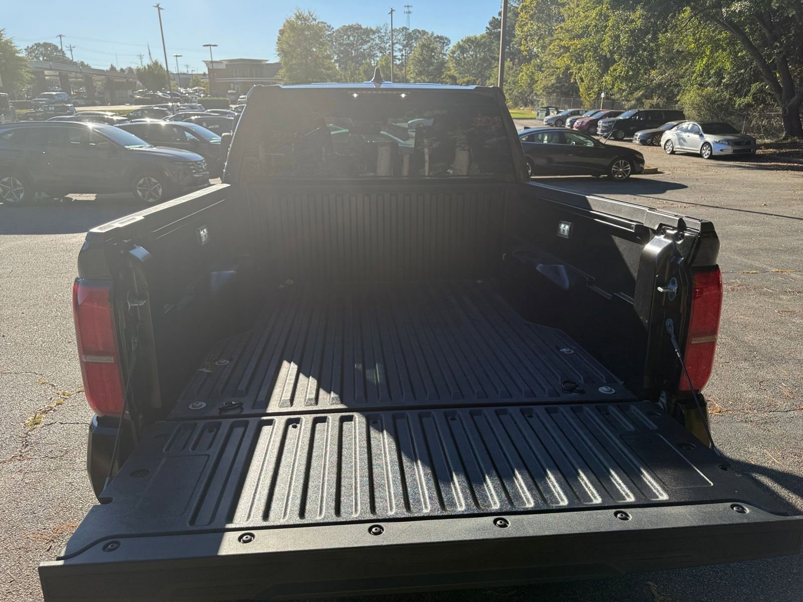 Used 2025 Toyota Tacoma TRD Off-Road image 31